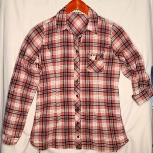 Maurices Top Plaid Button Down Western style NWOT S AdjustableSleeve Coral Gray